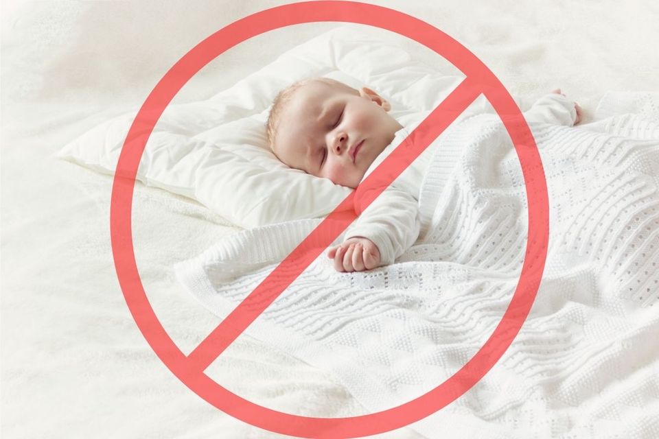 ¿Cuando se le pone almohada a un bebe?